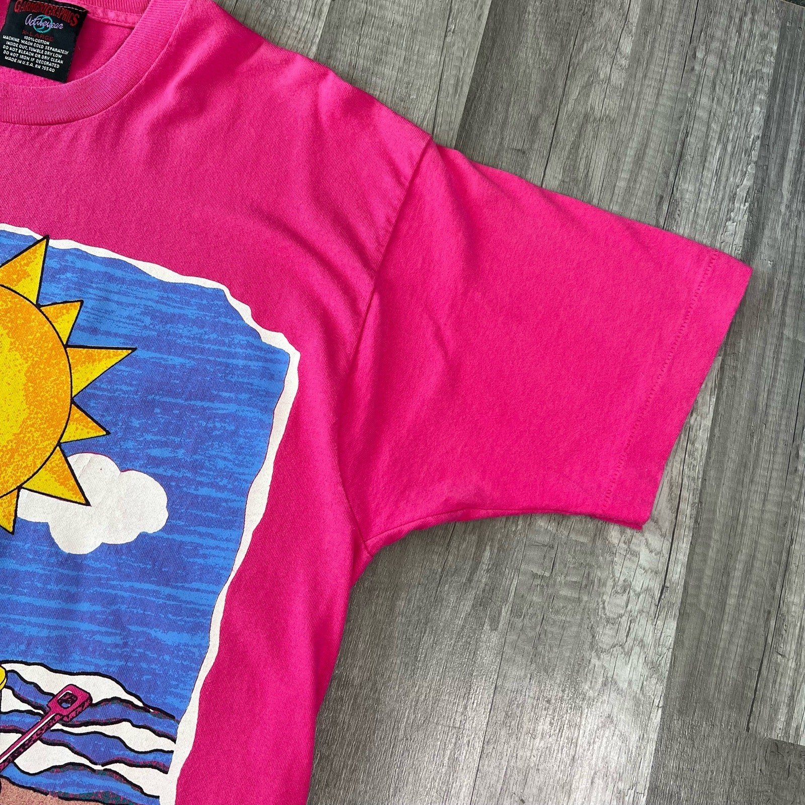 Vintage Tweety Bird Sylvester Cat Large Graphic Beach Sunscreen T-Shirt Pink XL gallery