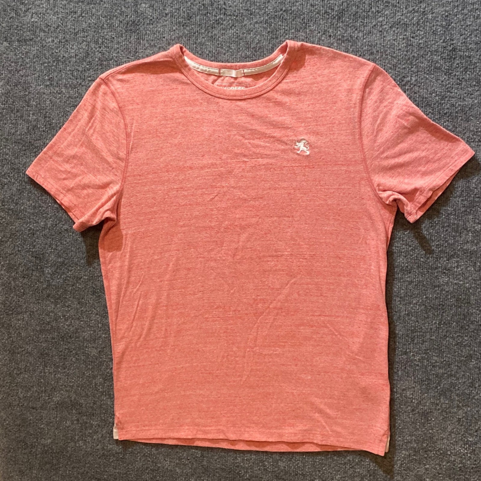 Express T-Shirt Mens M Heather Coral Embroidered Lion Crew Neck Repreve Stretch gallery