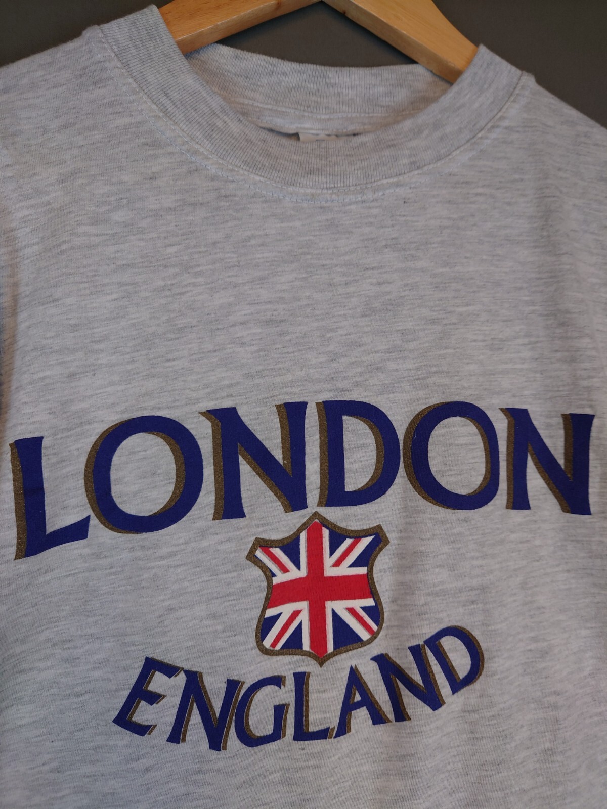 London England Graphic Tourist Tee Short Sleeve T Shirt Gray Men's Size Medium gallery