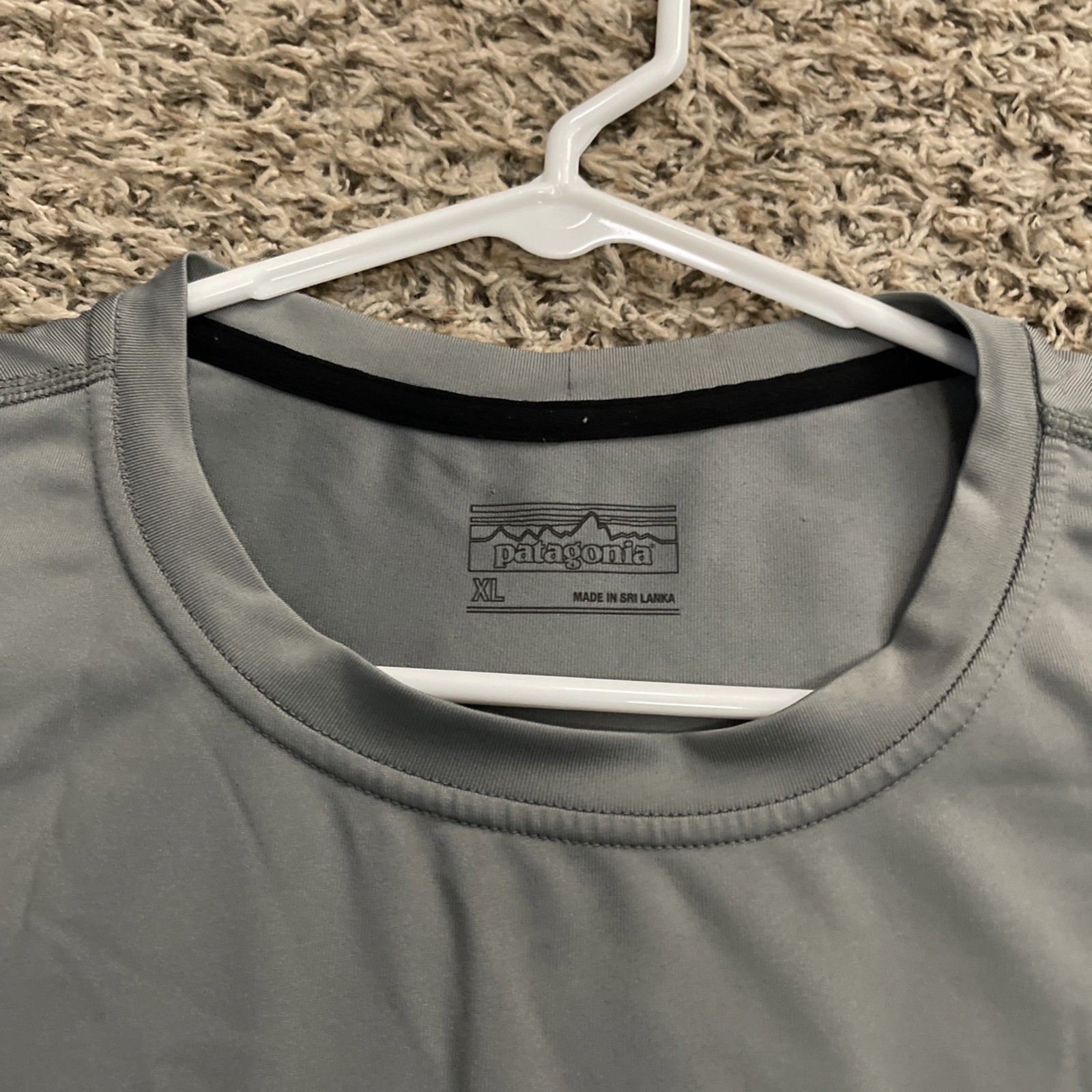Patagonia Worn Wear Adult XL Grey Tshirt SPF 50 gallery