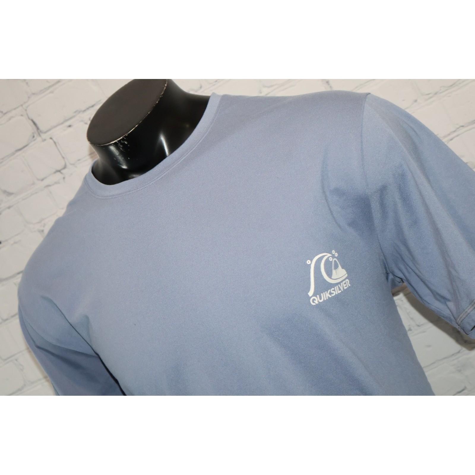 Quiksilver Sun Shirt Mens XL Blue Moisture Wicking Surf Tee Nylon Spandex Swim gallery