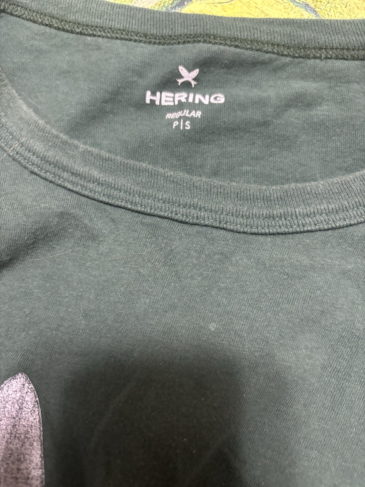 Hering Men’s Green VW Beetle car Surfboard Graphic T-Shirt Size P S gallery