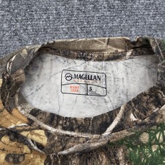 Realtree Men’s Small Magellan Outdoors Hunt Gear Edge Camo T-Shirt Hunting Te
