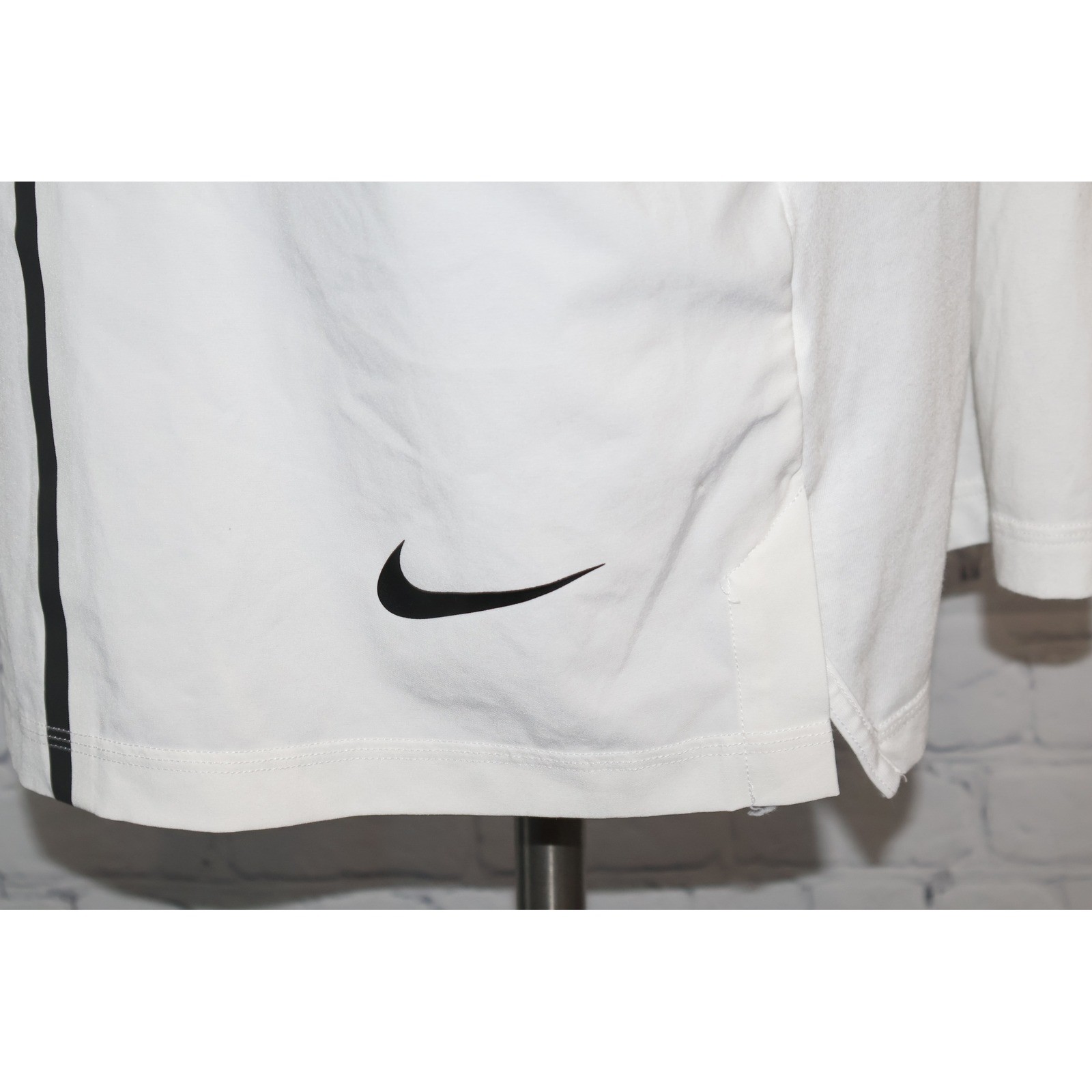 Nike T-Shirt Mens XL White Graphic Dri-Fit Polyester Spandex Performance Tee ** gallery