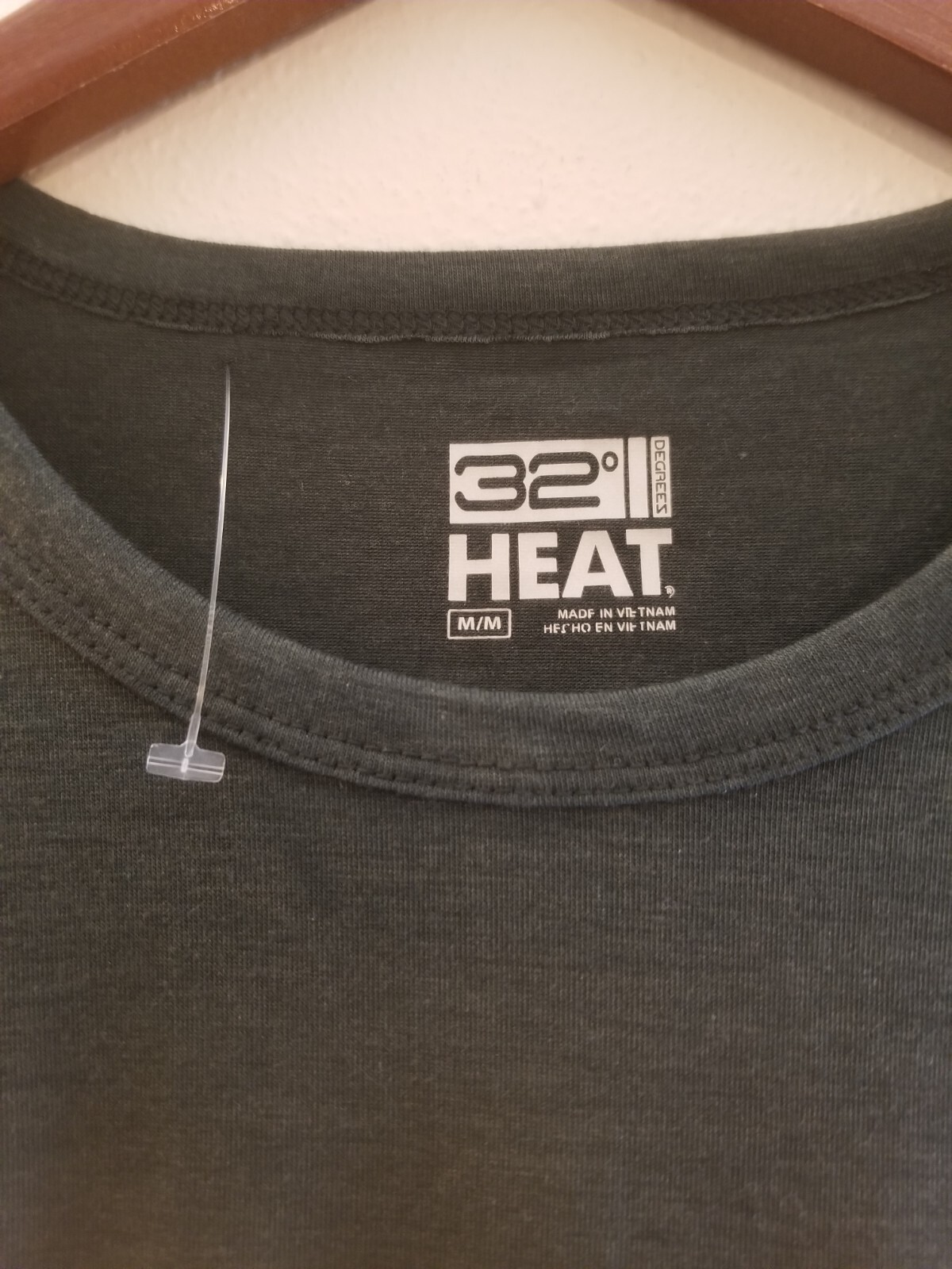 32 Degree Heat Men's Long Sleeve Dark Green T-Shirt Size Medium NWOT gallery