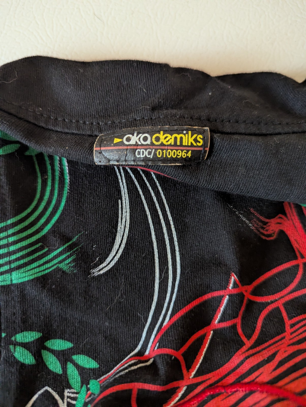 Rare Akademiks Classic Embroidered& Felted Graphic T Shirt 100% Cotton XXL NWOT gallery