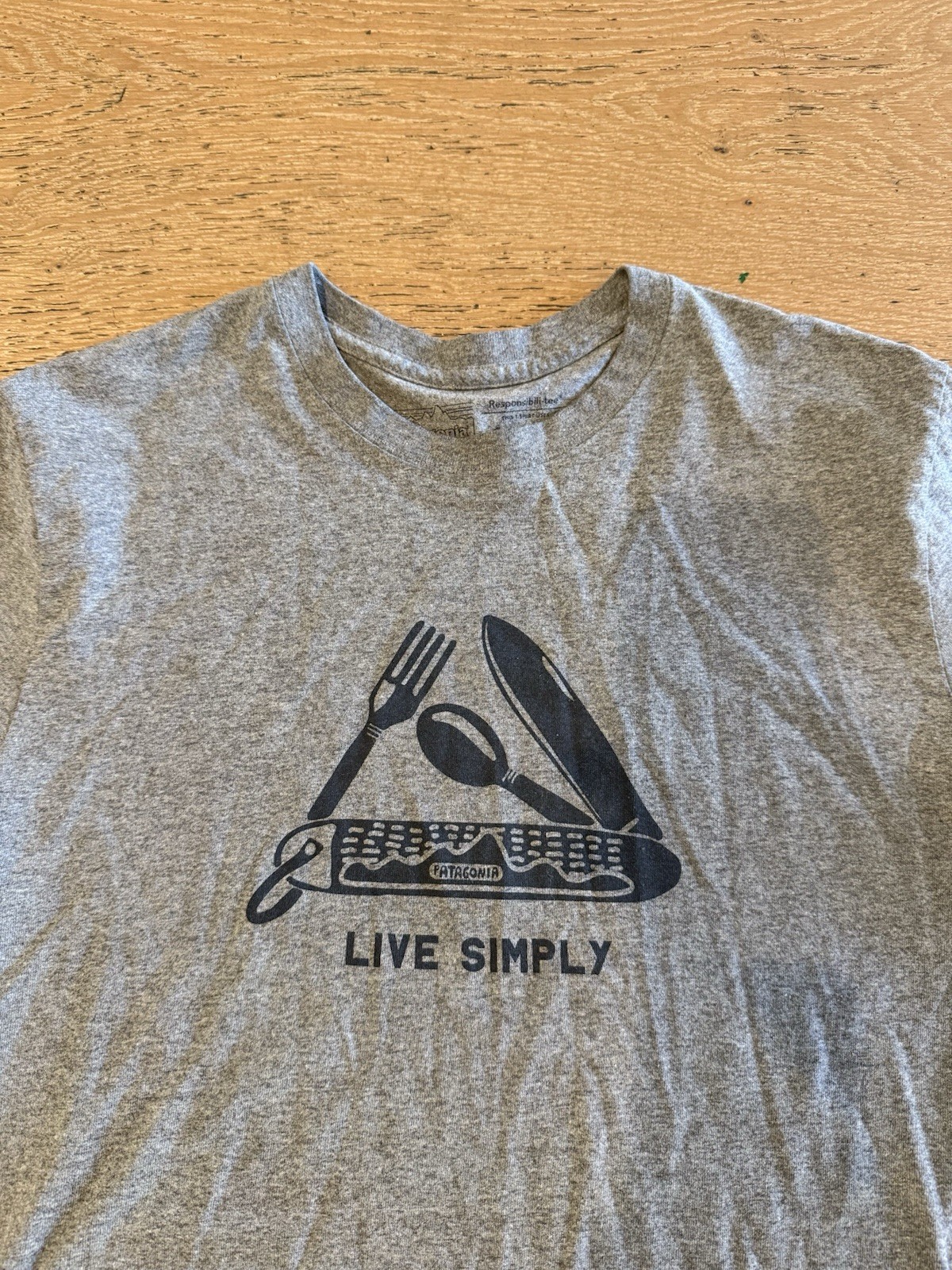 PATAGONIA Shirt Mens Medium Gray Live Simply Graphic Outdoor Long Sleeve Hiking gallery