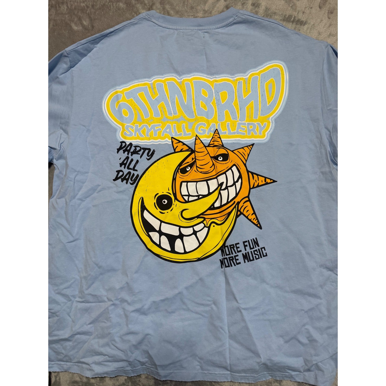6THNBRHD Skyfall Tee Mens XXL Sky Blue Graphic Sun Moon T-Shirt NEW gallery