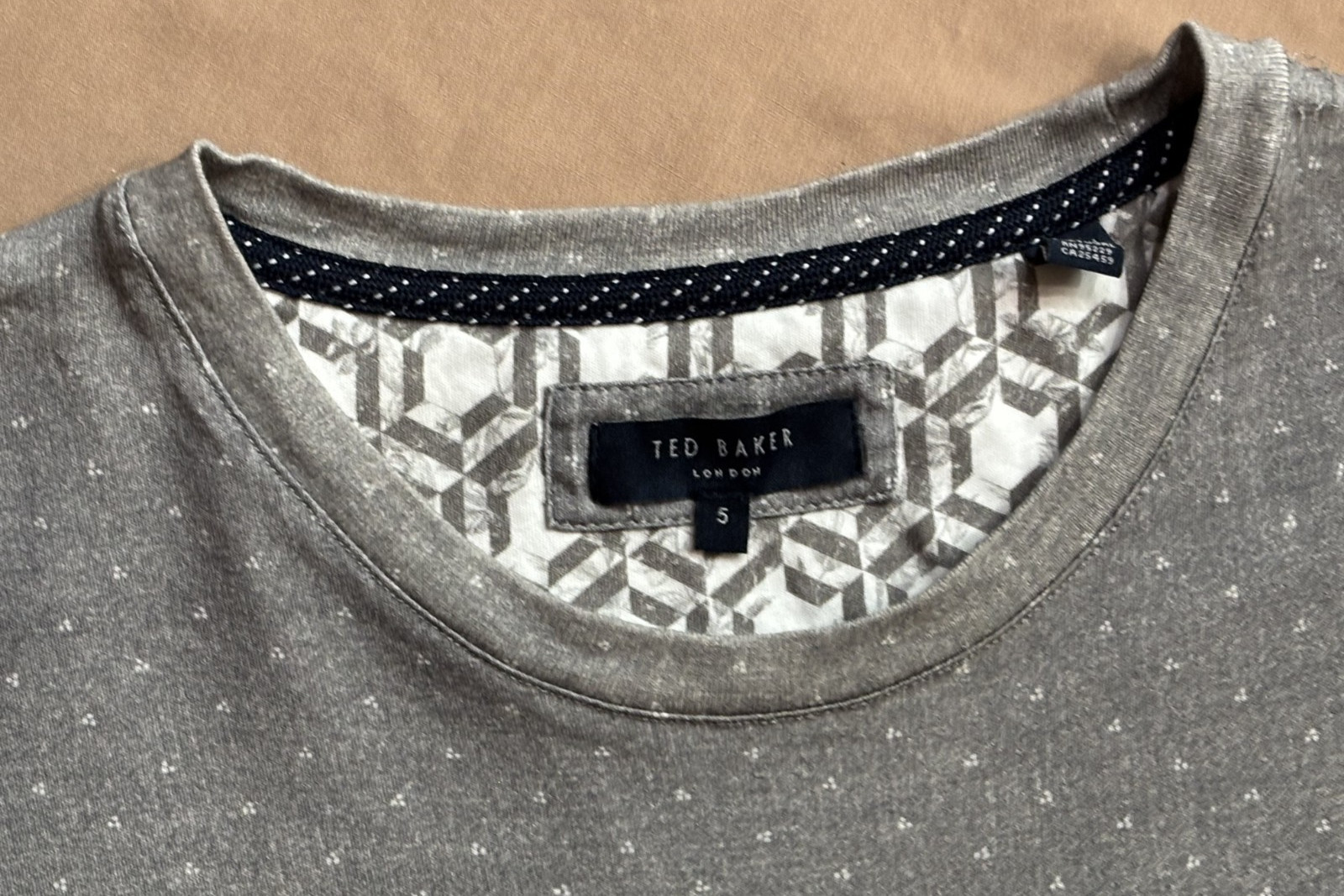 Ted Baker Men's Pocket Tee Casual Shirt Size 5 (XL) Gray White Short Sleeve gallery