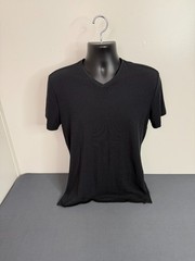 Cut Men’s Split Hem V-Neck Classic Short Sleeve T-Shirt Black Sz Medium Stretch