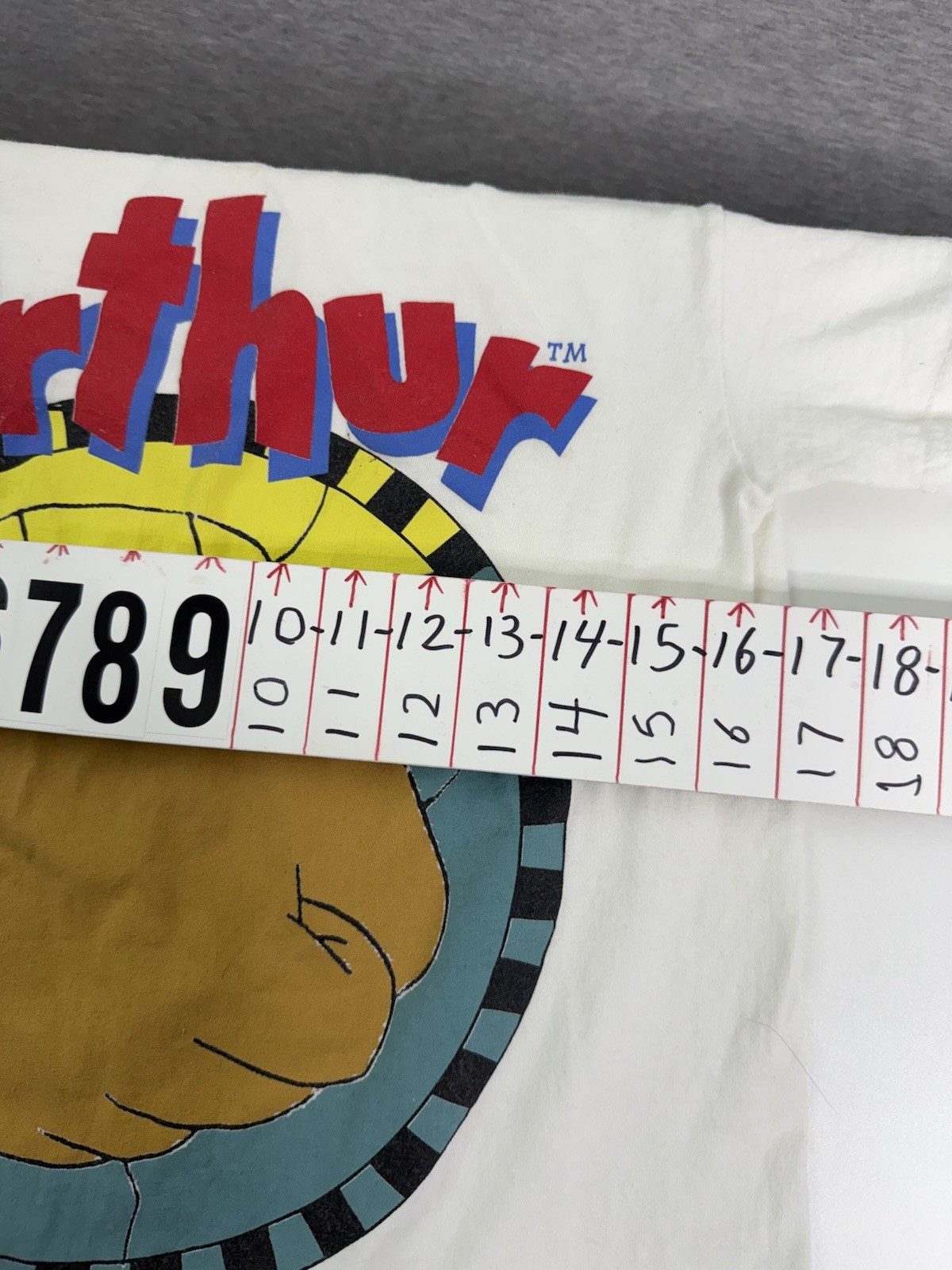 Vintage 2001 Arthur Cartoon Shirt. youth/childen size S. animated TV show gallery