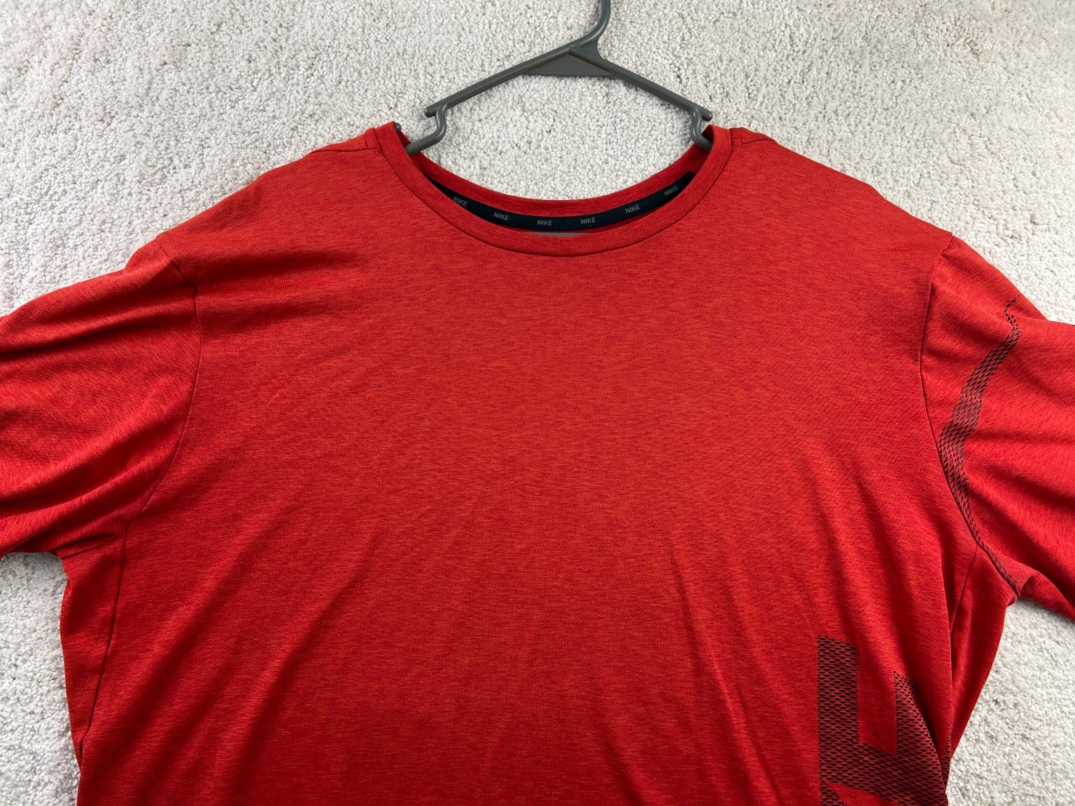 Nike T-Shirt Men's Red XL Dri-FIT Moisture-Wicking Crew Neck gallery