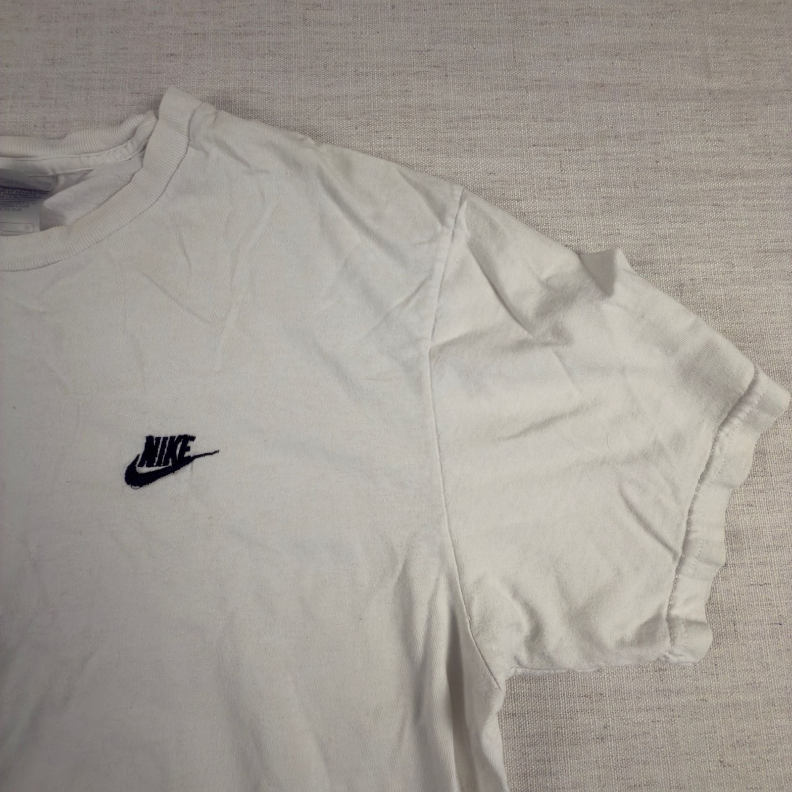 Nike Vintage Embroidered Swoosh T-Shirt White Size Large gallery