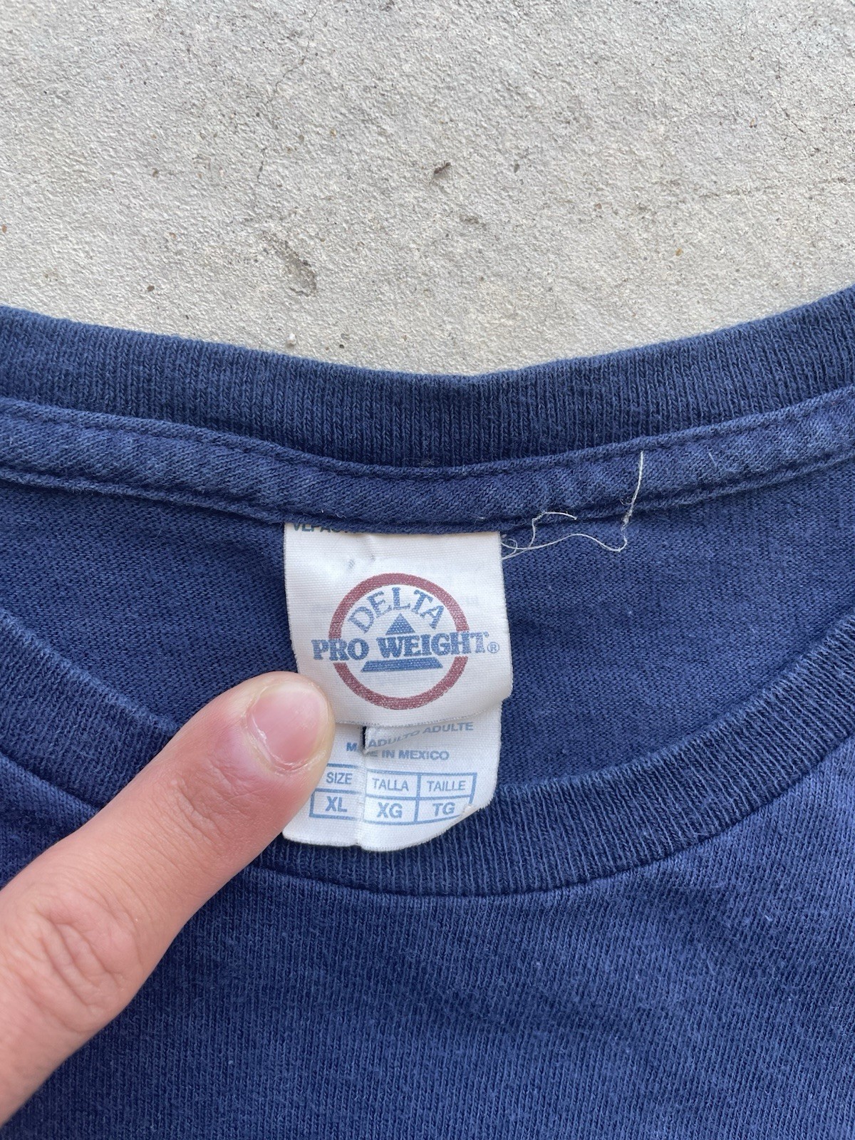 Delta Pro Weight, San Fransisco Graphic Tee Men's XL Navy Blue Souvenir Tee gallery