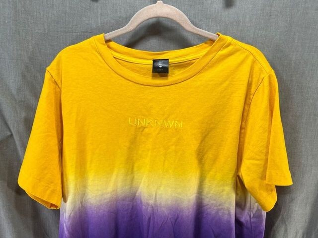 UNKNWN Lebron James Shirt Adult Large Yellow Short Sleeve Pullover Tee Mens gallery