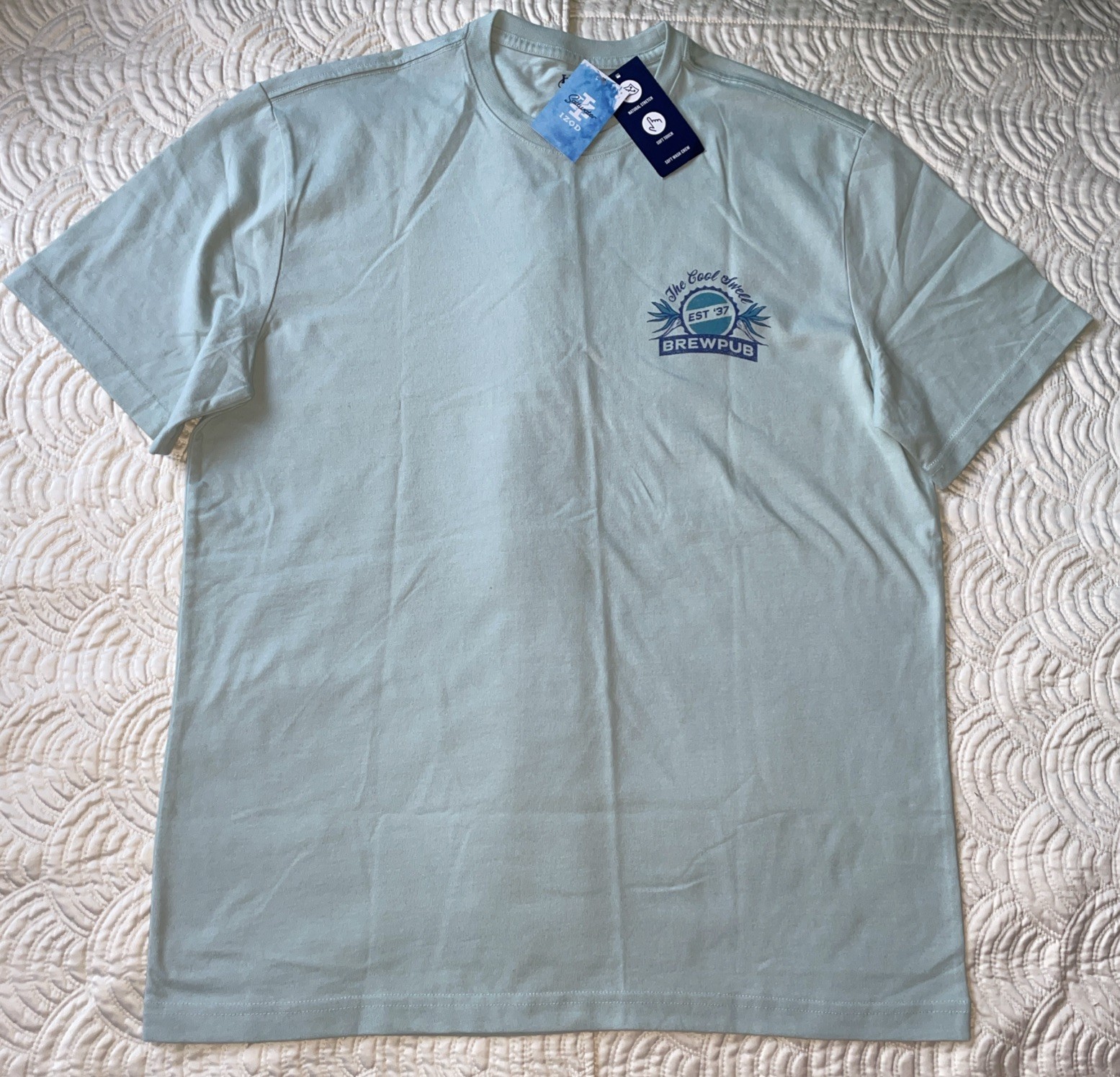 NWT Mens IZOD Saltwater Green Graphic Fishing Fin For All T Shirt Size Medium gallery