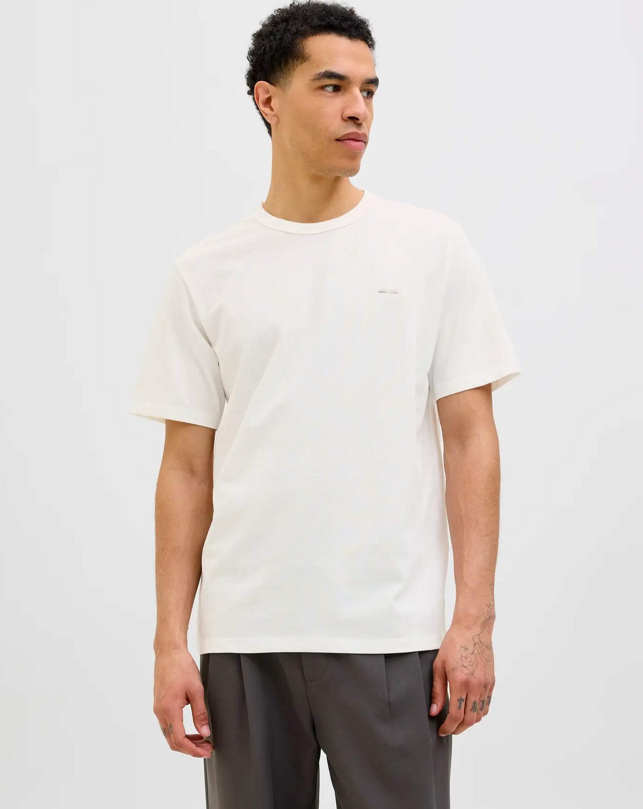 Jack & Jones JPRBLUALVS SS Tee Ln CLOUD DANCER gallery