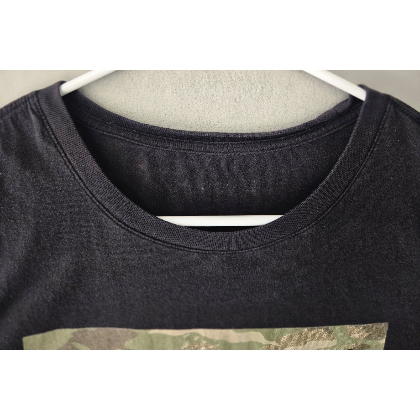 Hurley Mens Graphic T-Shirt Black Camo Box Logo Short Sleeve Crewneck L gallery
