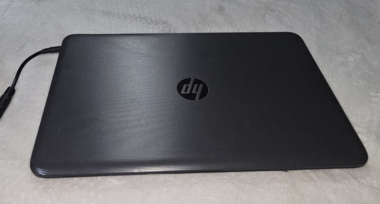 HP 250 G5 Laptop Computer 3165NGW Black Core i3 with Charger Built-in Webcam