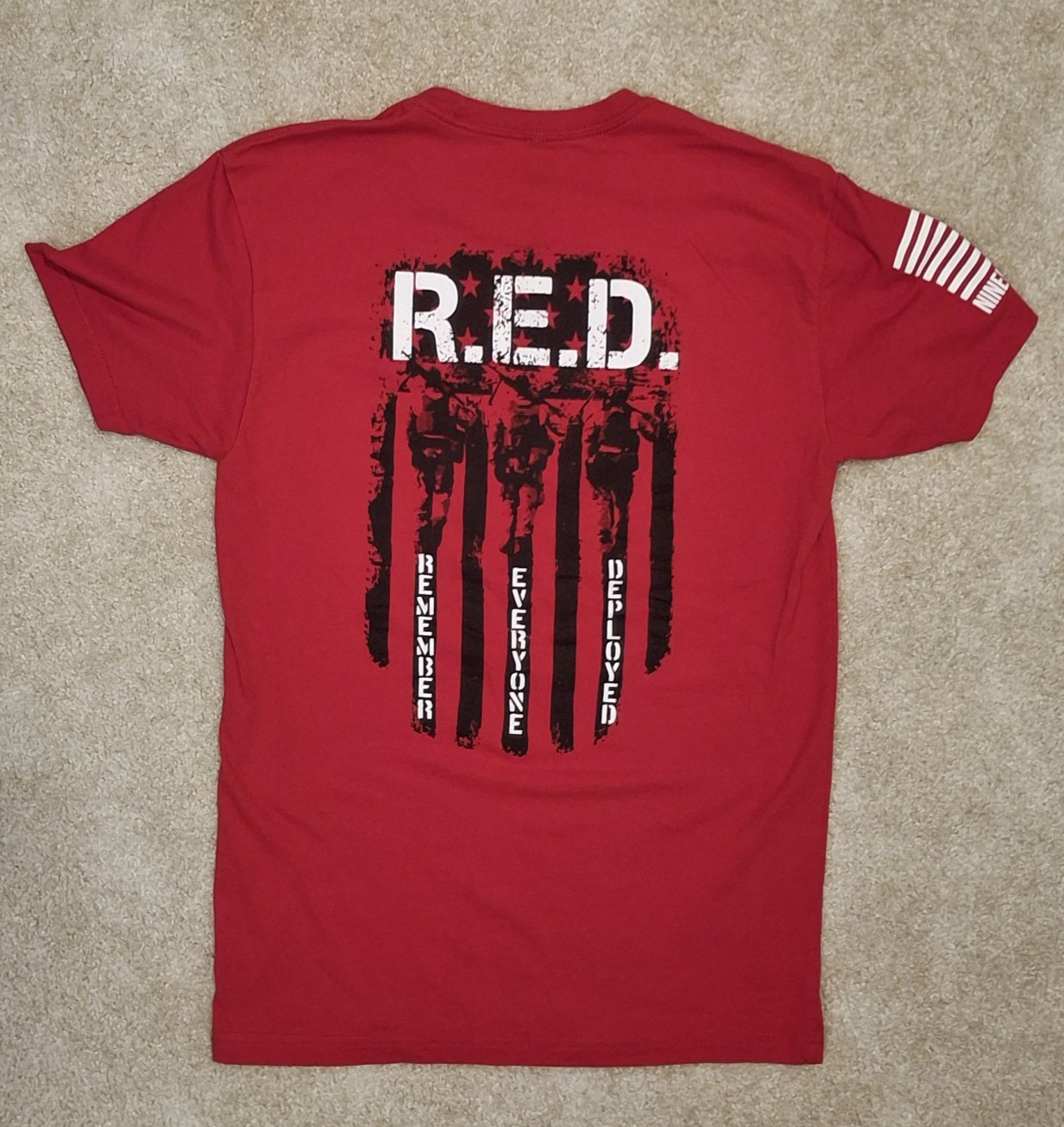 Nine Line Apparel Size Small Remember Everyone Deployed T-Shirt R.E.D. gallery