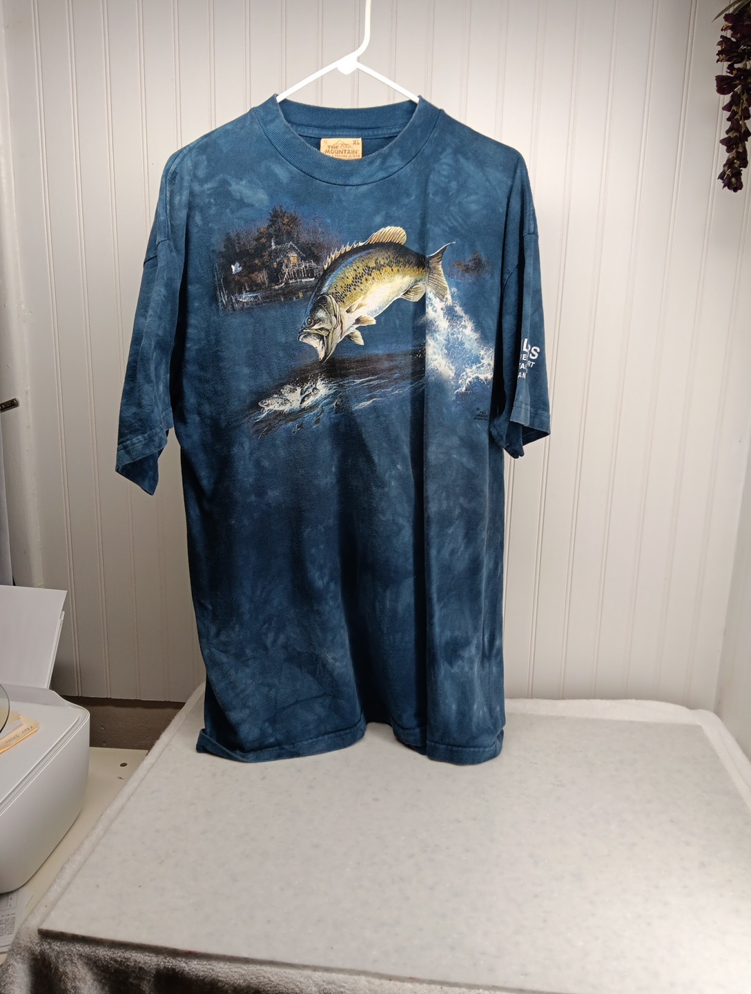 Vintage The Mountain Largemouth Bass Fish T-Shirt Mens XL Nature Outdoor Fishing gallery