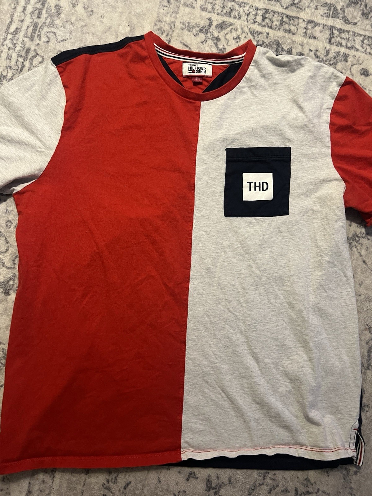 Tommy Hilfiger Denim Men's XL Colorblock Crew Neck Pocket Logo Tee Red/Gray gallery