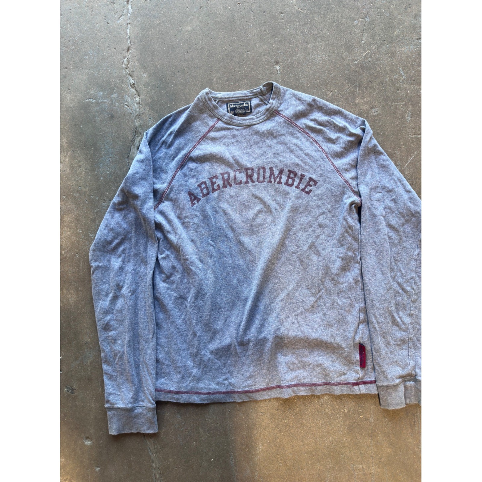 Y2K Abercrombie & Fitch Mens Long Sleeve Graphic T-Shirt Gray Burgundy Raglan S gallery