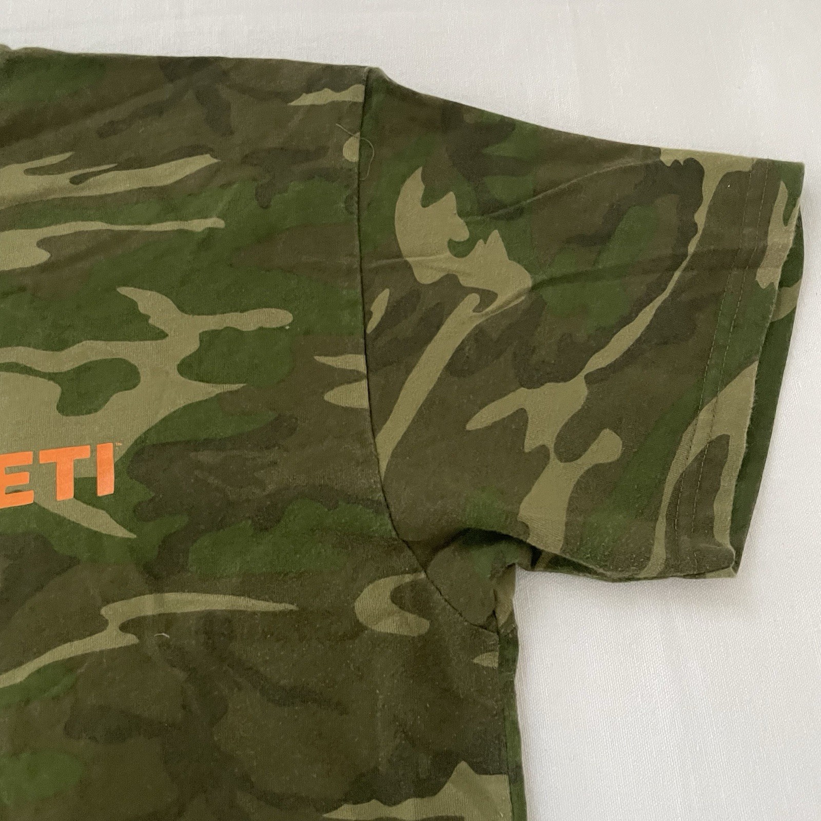 YETI Men’s XL Camo T-Shirt Built For The Wild Orange Logo 100% Cotton Outdoor gallery
