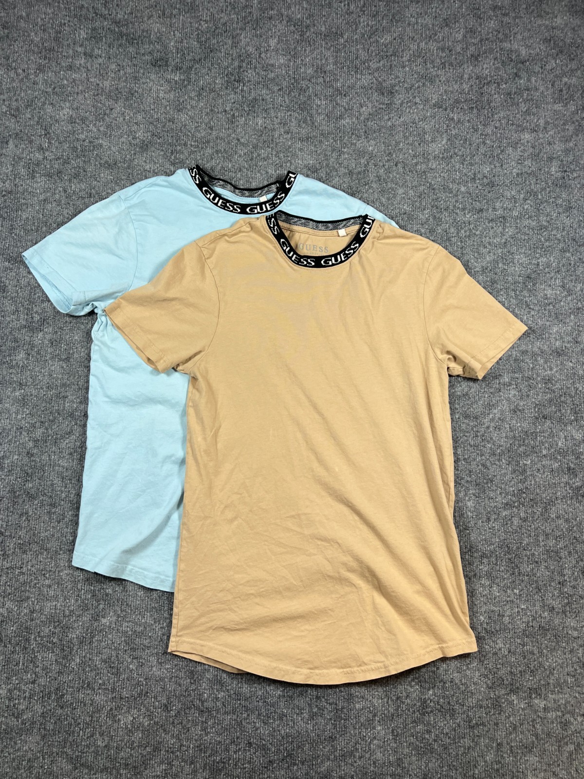 Set Of 2 Guess Ronnie Logo T Shirt Mens Small Multicolor Short Sleeve Curved Hem