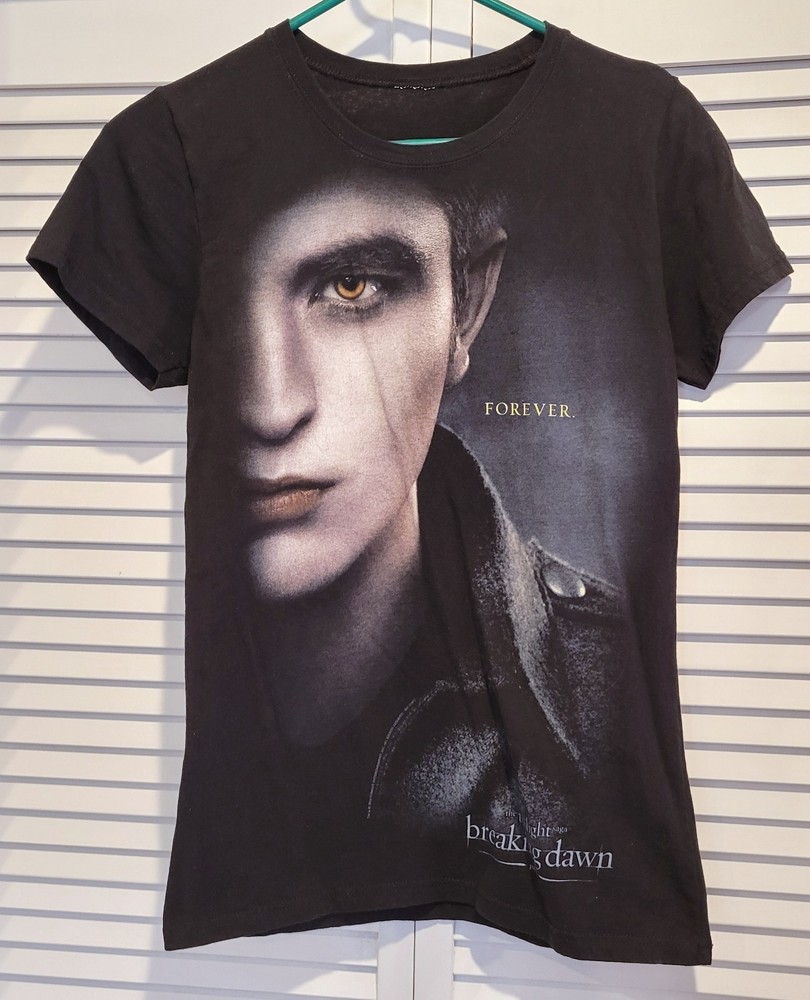 2012 Y2K Twilight Saga Breaking Dawn Part 2 Forever Vampire Edward T-Shirt Small