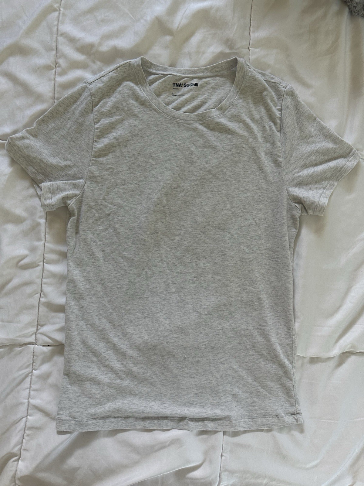 Aritzia TNA SoChill Gray Solid Crew Neck Short Sleeve Knit T-Shirt Size L gallery