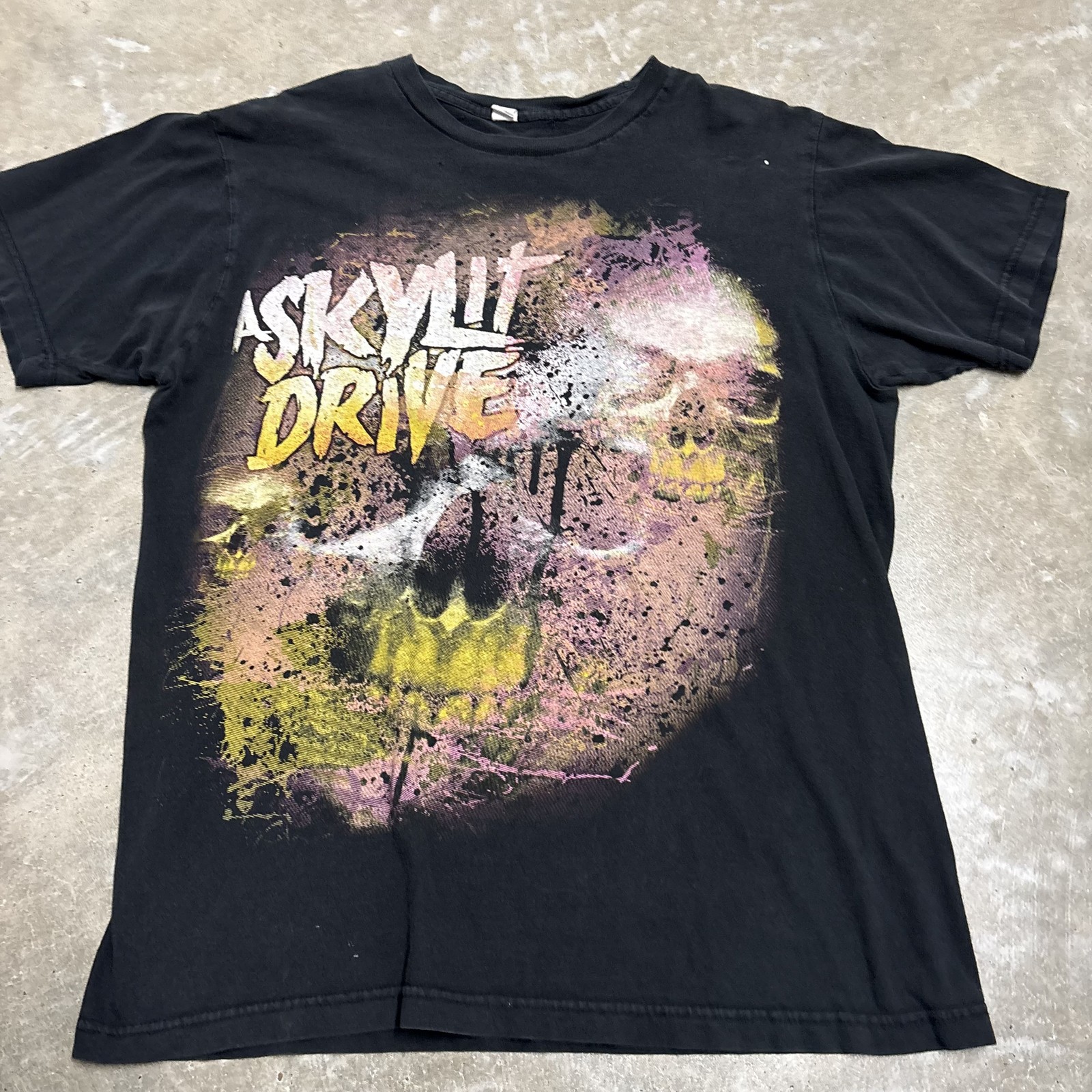 A Skylit Drive Men's Black Skull Band T-Shirt Size M Grunge Emo Y2K gallery