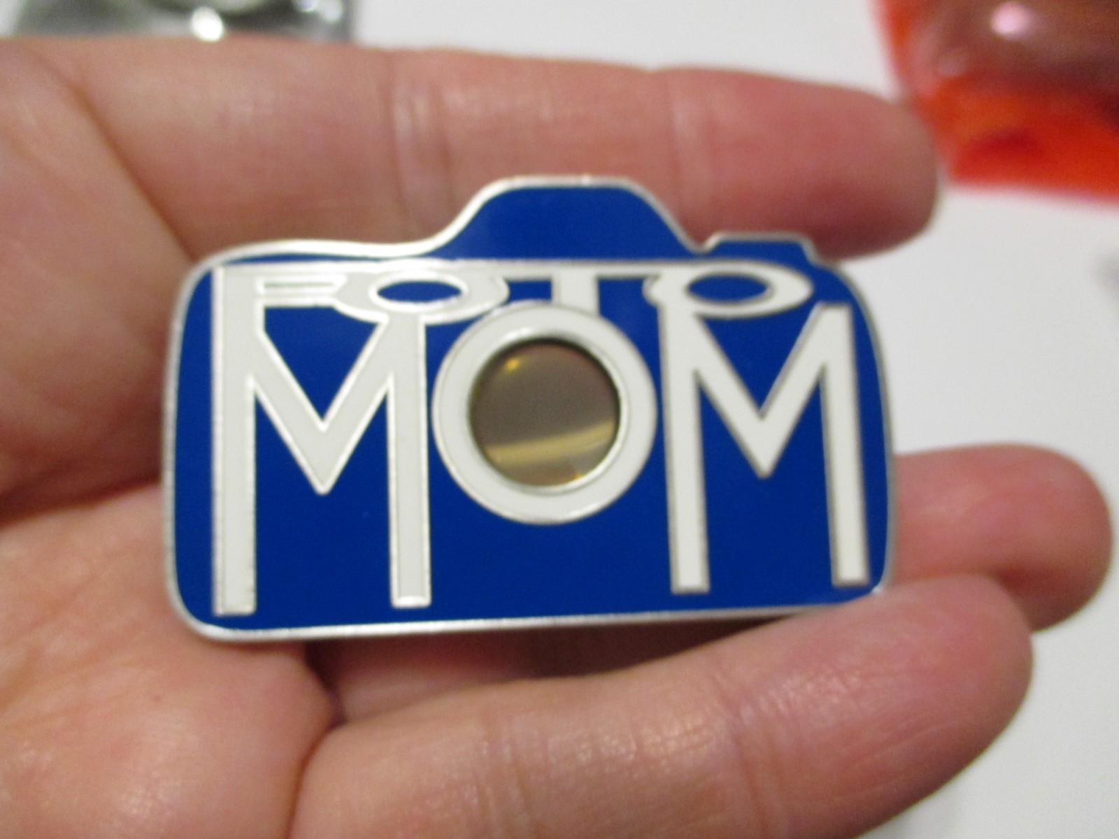 Fun! Camera with Glass Lens Coin f0t0m0m V2 US Geocoin Geocaching Personal Coin