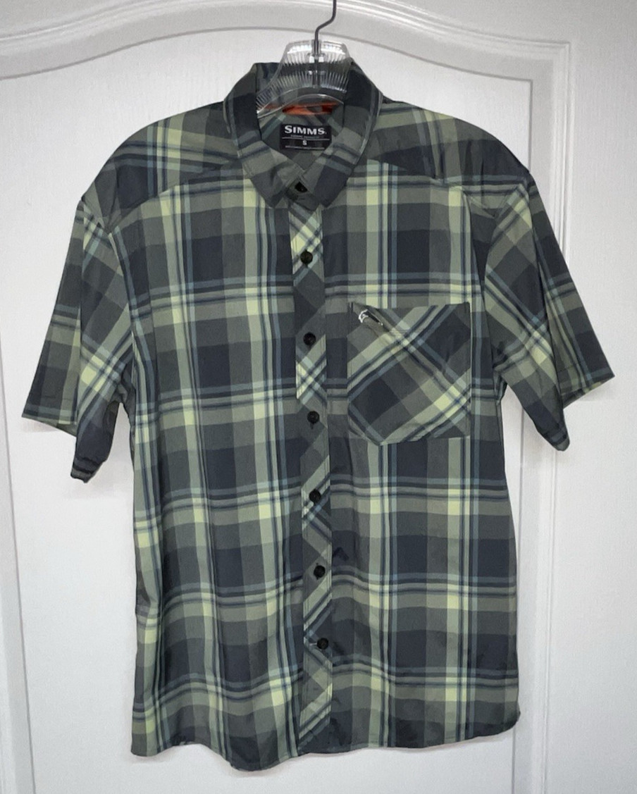 Simms Men’s Green Plaid Nylon Blend Fishing Short Sleeve Shirt Size S