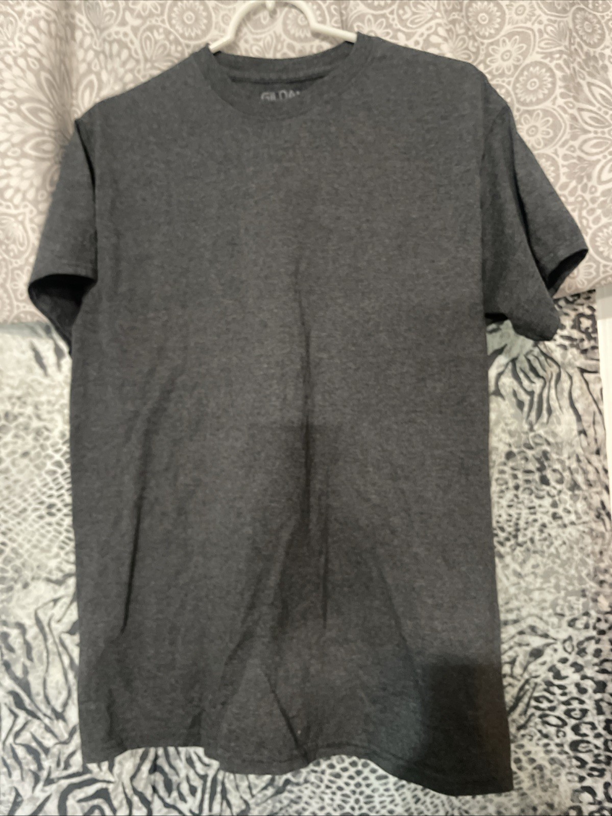 Mens Sz Medium Cotton Crew Neck T-Shirt Gray Gildan A67 gallery