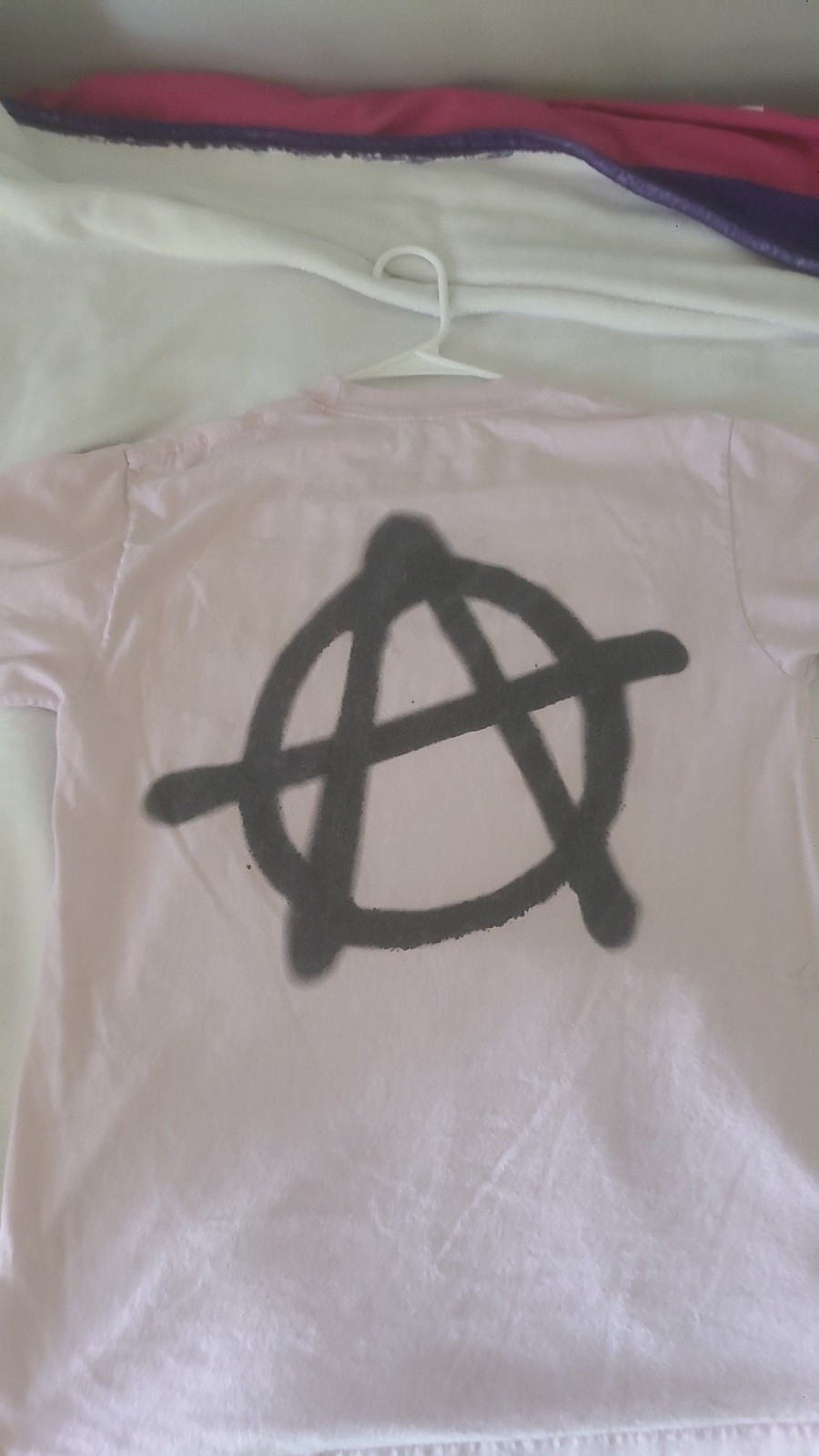 Sus Boy Pink Anarchy Spray Paint Logo Tee Size Medium gallery