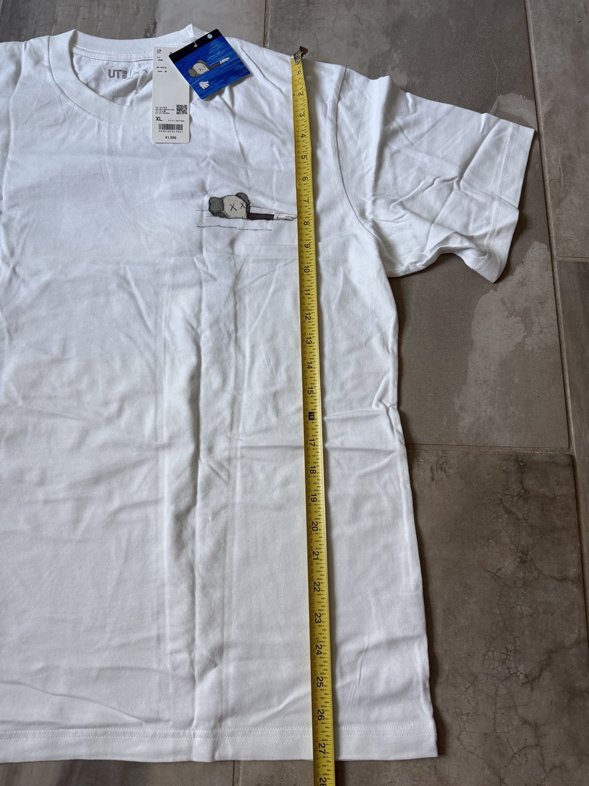 UNIQLO x KAWS White Graphic T-Shirt UT Collection Asia Size XL NEW With Tags gallery
