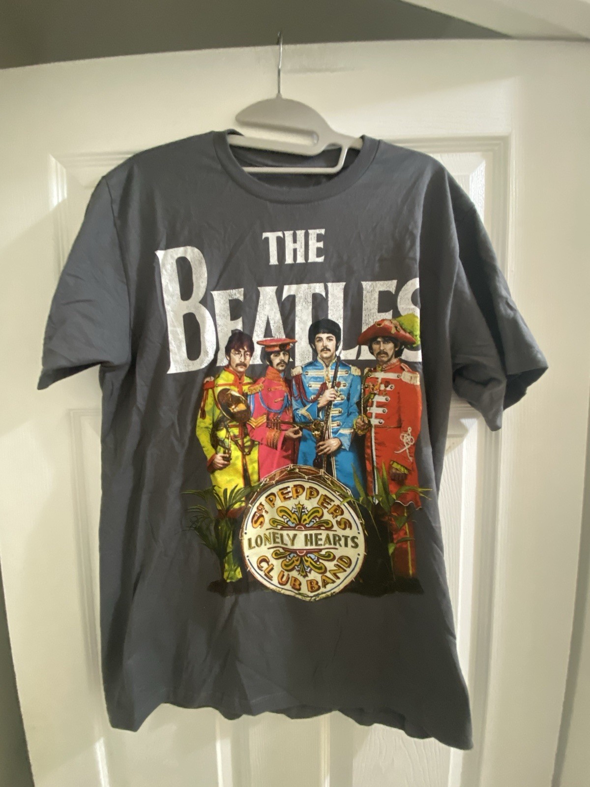 Vintage OFFICIAL THE BEATLES SGT PEPPERS LH CLUB BAND T-Shirt Size M Gray