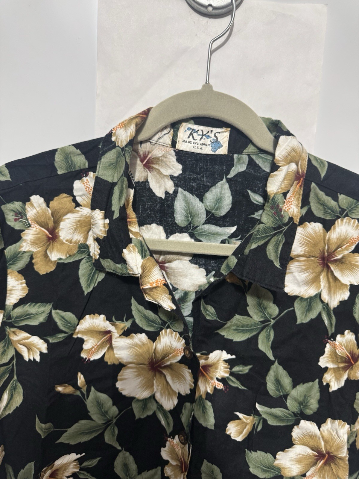 KY’S Black Ivory Tan Green (m/l ?) Hade In Hawaii Shirt gallery