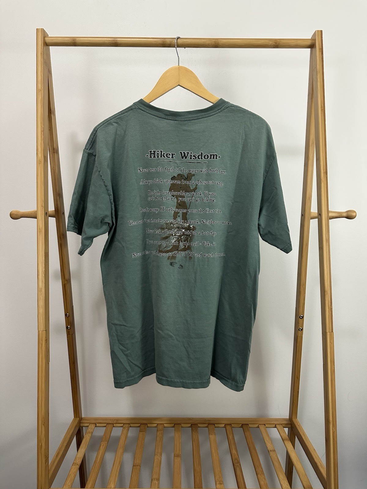 VTG Hiker Wisdom Guide Hiking Camping Outdoor Nature T-Shirt Size L gallery