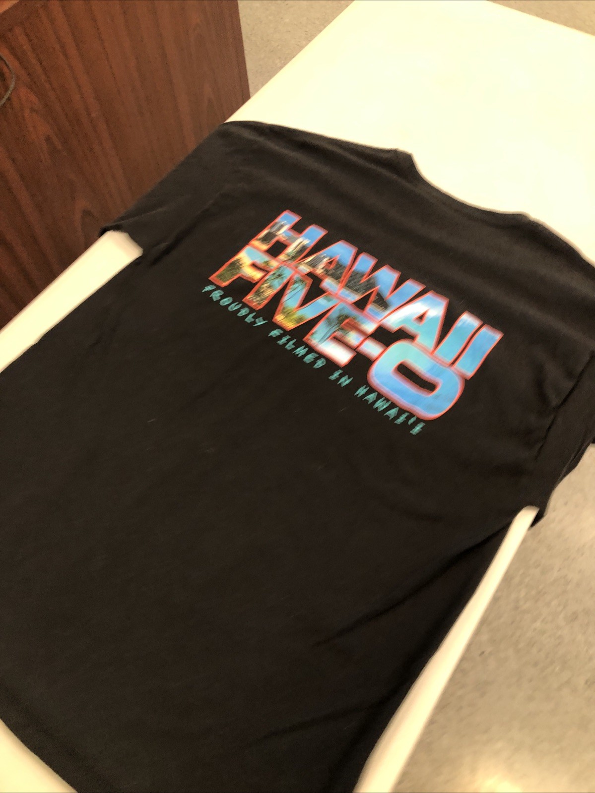 Y2K Hawaii Five O Film Crew Graphic T Shirt Filmed In Hawaii • Adult Size XL gallery