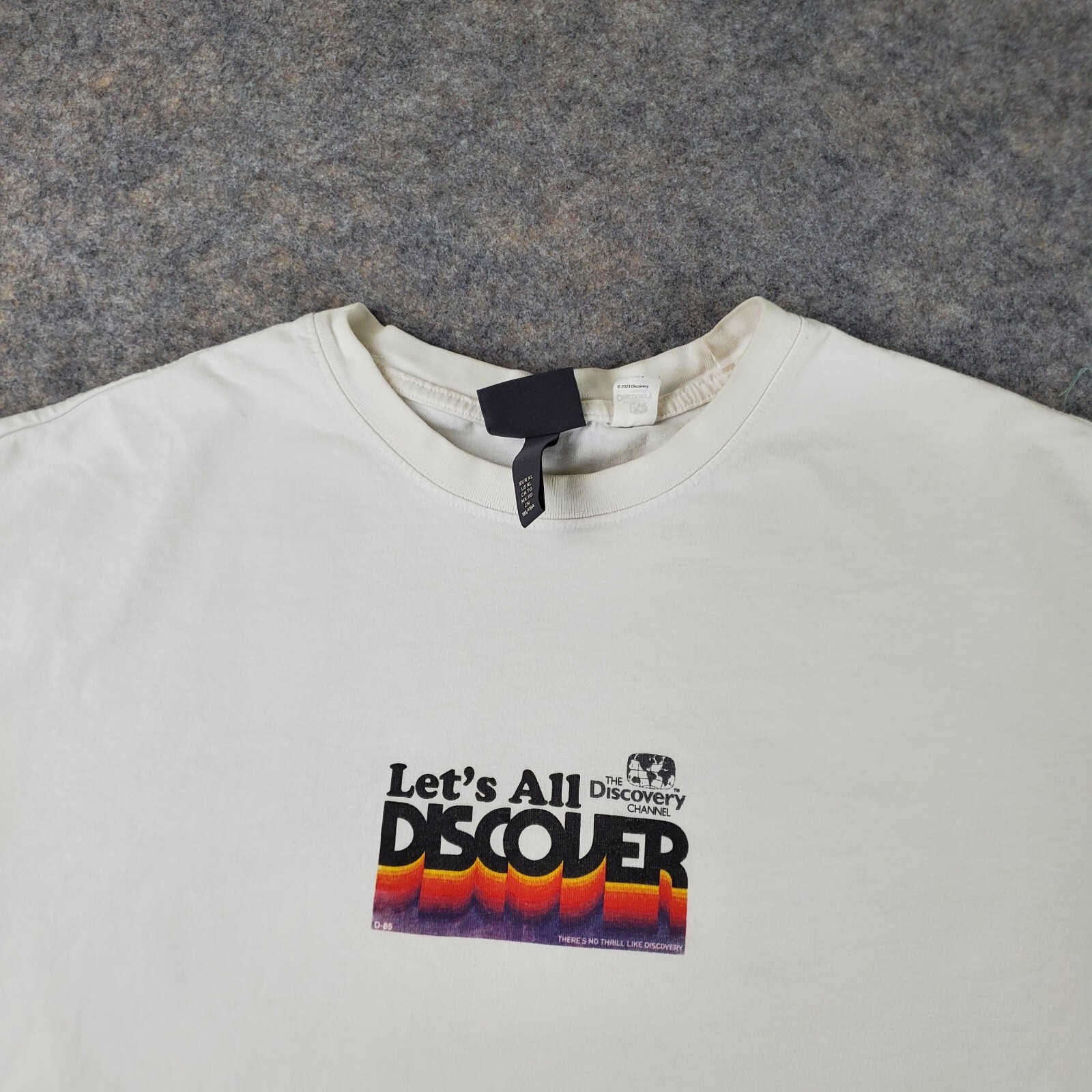 The Discovery Channel X H&M Shirt Mens Extra Large White Crew Neck Short Sleeve gallery
