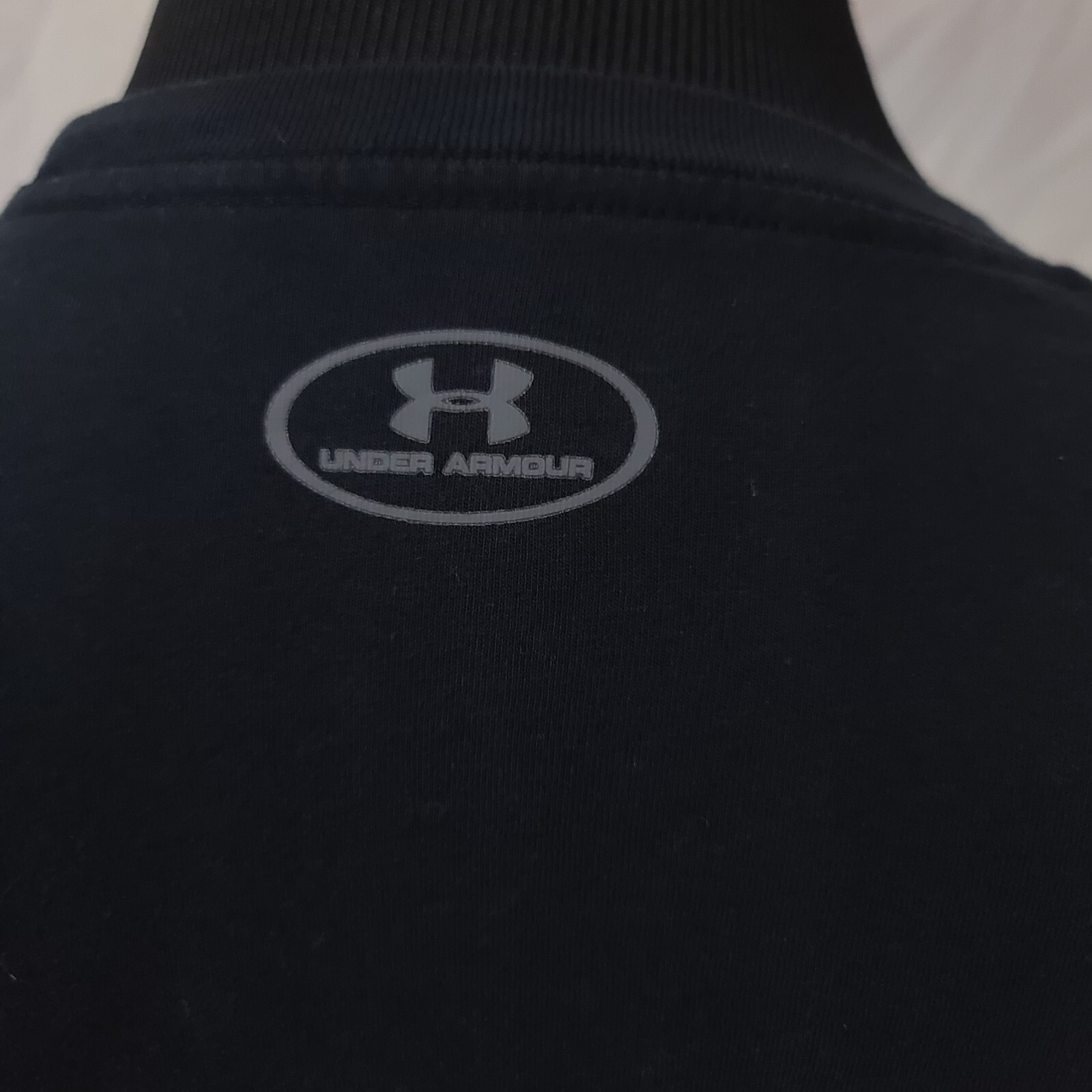 Under Armour Heat Gear Large Black BIG LOGO Spell Out Long Sleeve Crew T- Shirt gallery