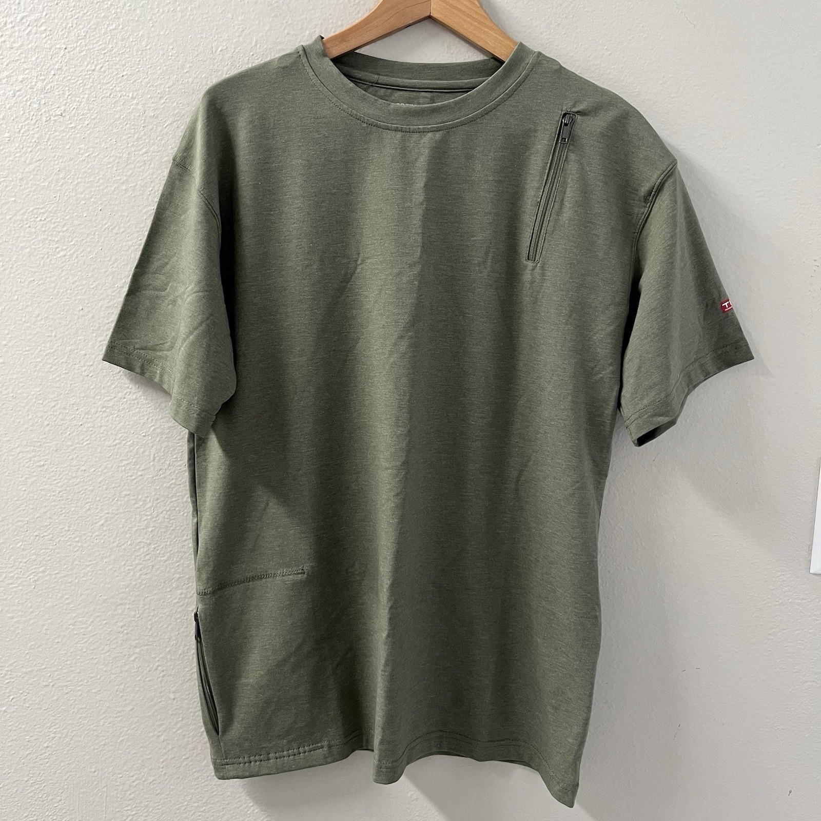 ScotteVest TEC TShirt Travel Mens M Green Performance Zip Pockets Bamboo/Cotton gallery