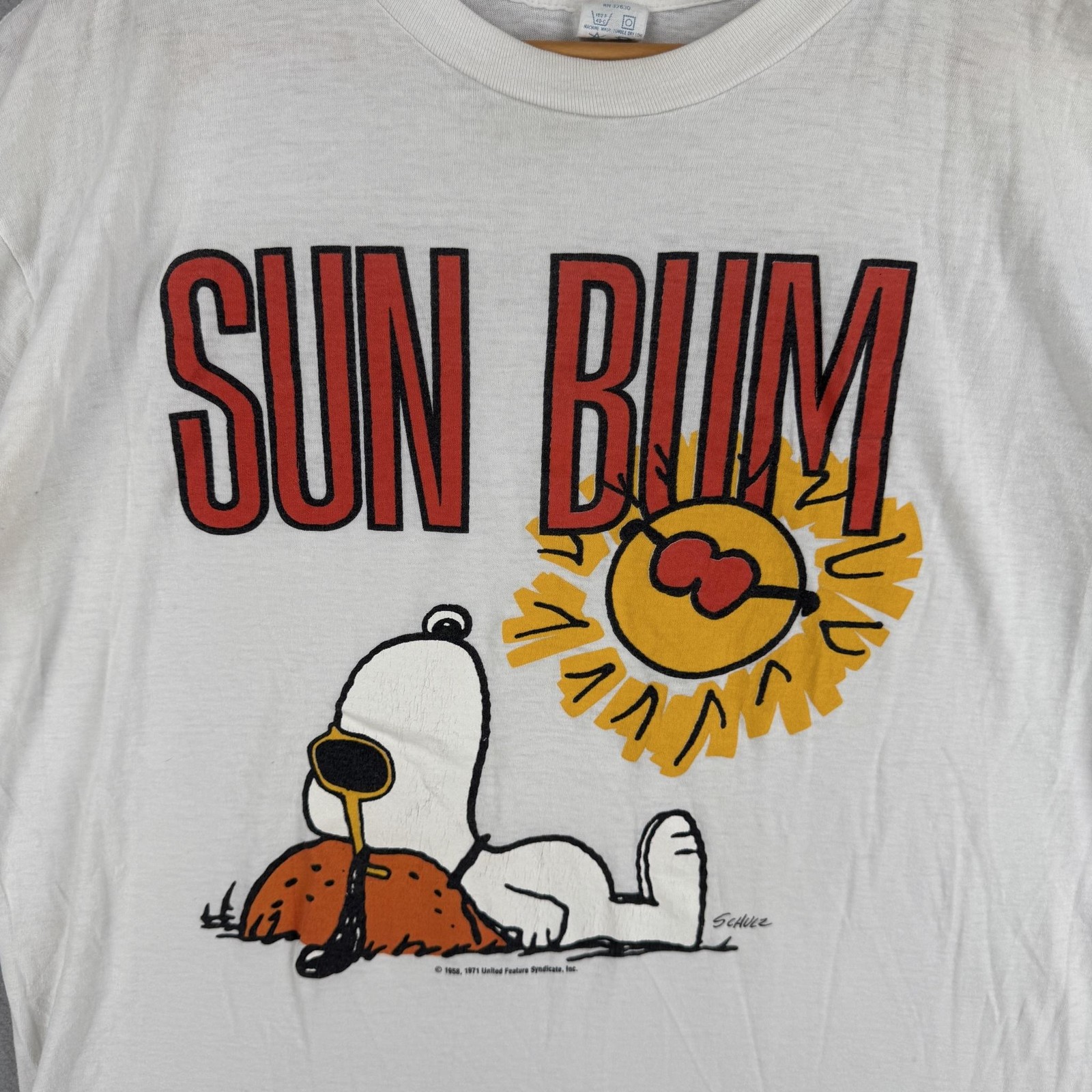 Vintage Snoopy Shirt Size XL White Short Sleeve Sun Bum Artex Peanuts USA 70s gallery