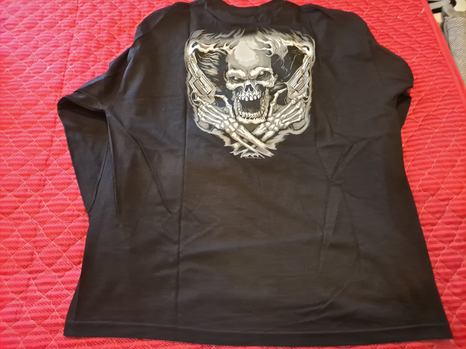 Unknown brand, unknown size, no tags, long sleve. I took measurements. gallery