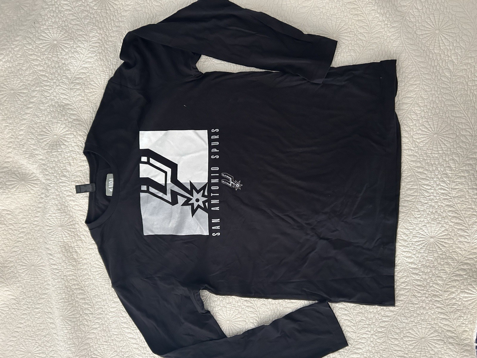San Antonio Spurs NBA Long-sleeve T-Shirt Large. 20S gallery