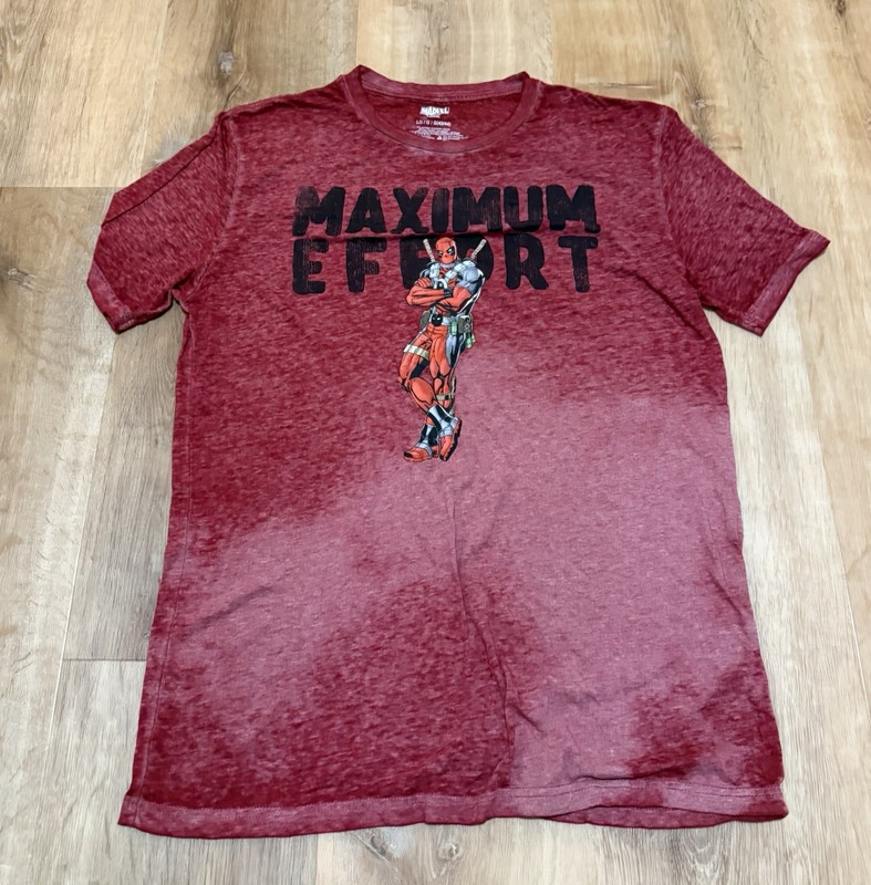 Deadpool "Maximum Effort" Marvel Studios Tshirt Red Size L Large Graphic gallery