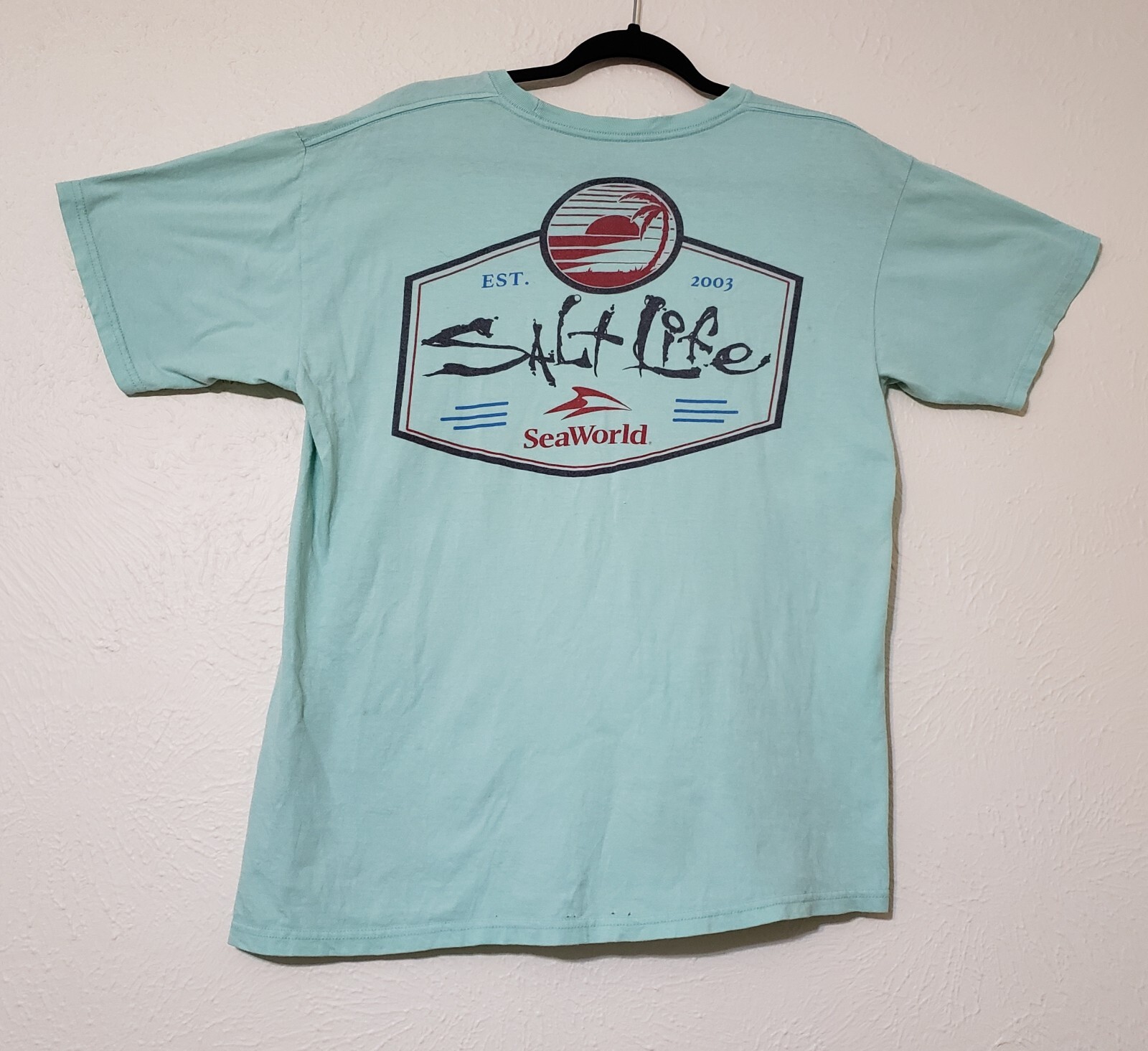 Salt Life Sea World Est 2003 Graphic Pastel Green T-shirt Size Medium Beach