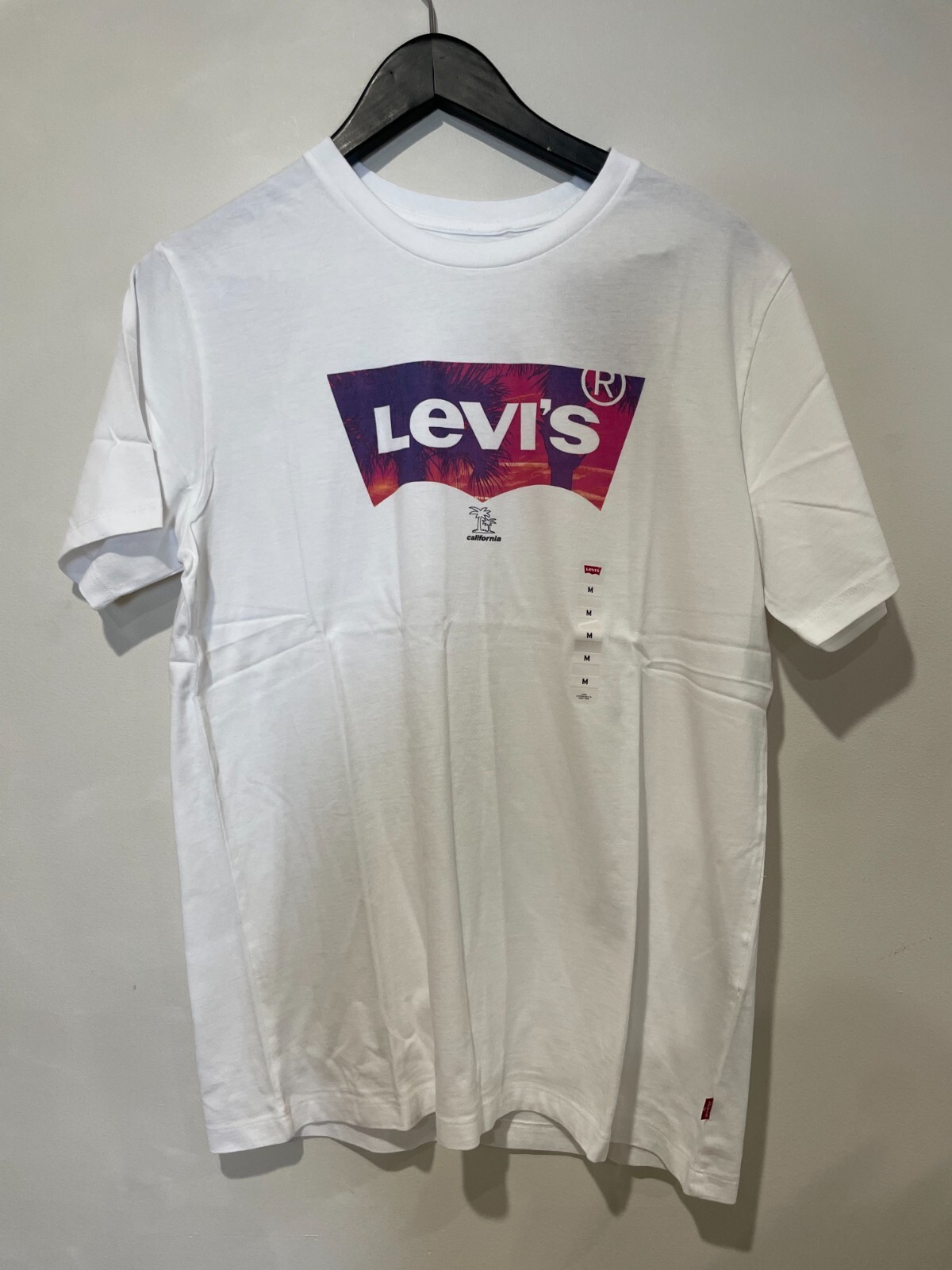 NWT Levi's Graphic Palm Fill Crewneck Tee Men's M, L, XL, XXL gallery